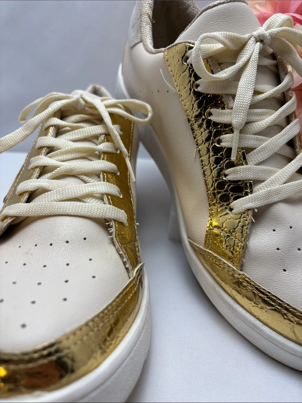 MKS Women’s 9 Cream‎ & Gold Metallic SnakeSkin Low-Top Sneakers #499